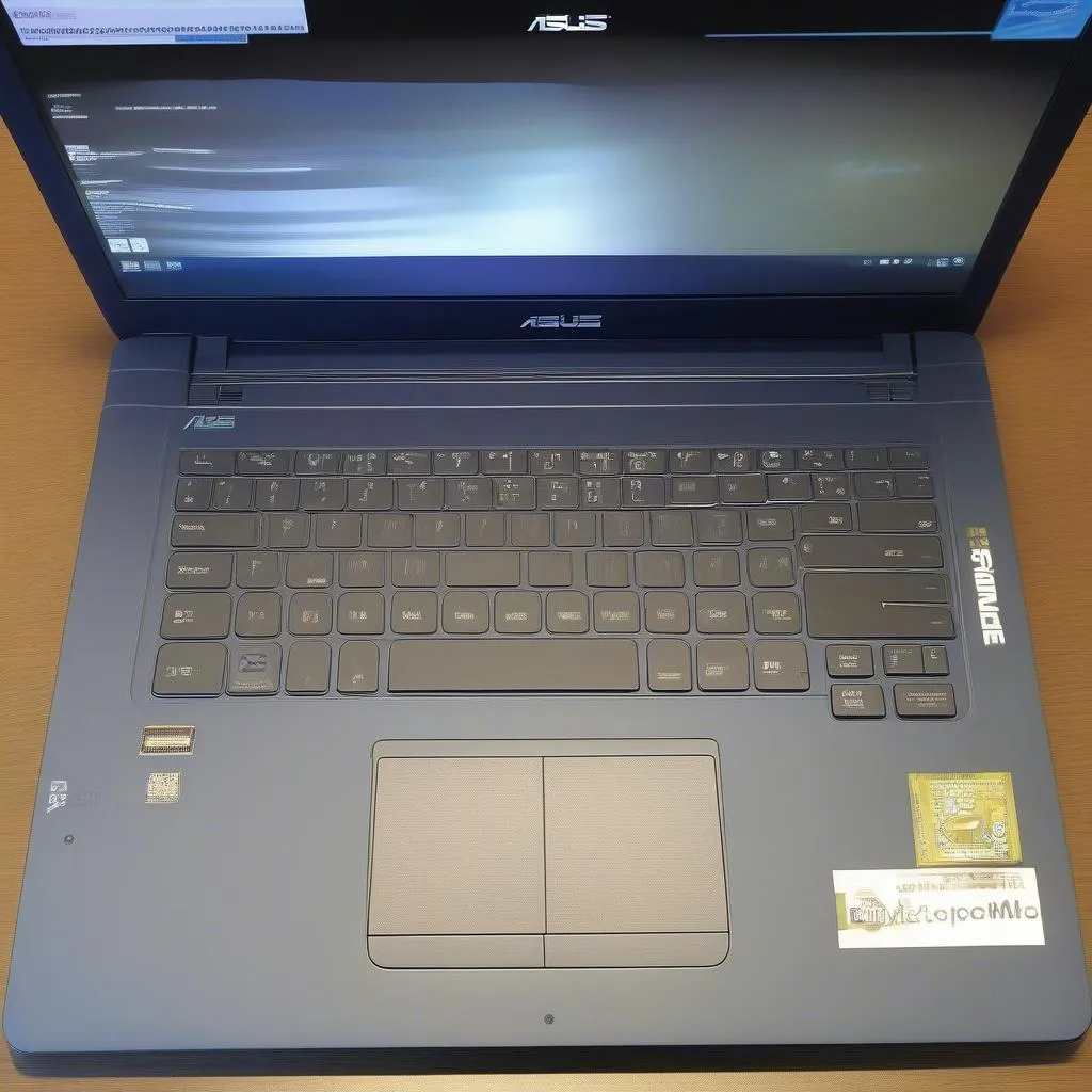 Laptop Asus E402SA thiết kế nhôm sang trọng